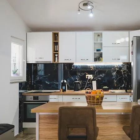 Our Little House In Nature, Vikendica *