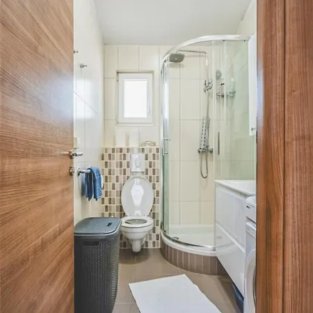 Our Little House In Nature, Vikendica