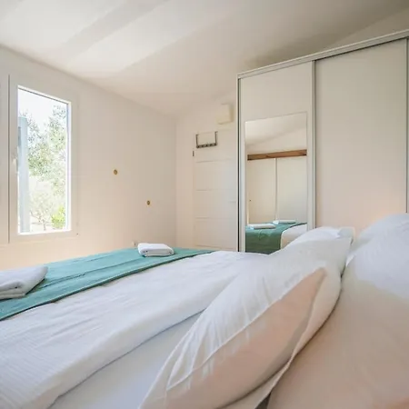 Our Little House In Nature, Vikendica *