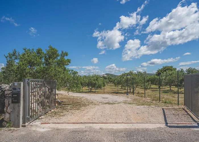 Our Little House In Nature, 시베니크
