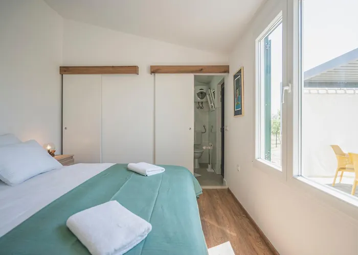 Our Little House In Nature, 펜션