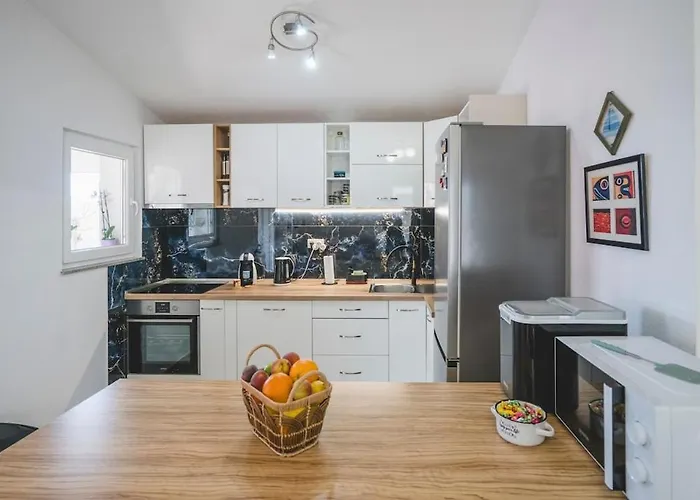 펜션 Our Little House In Nature, 시베니크