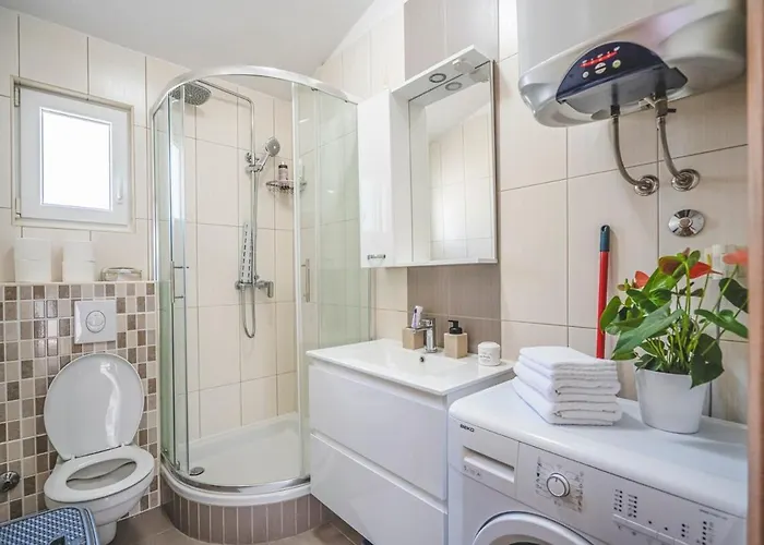 Our Little House In Nature, 펜션