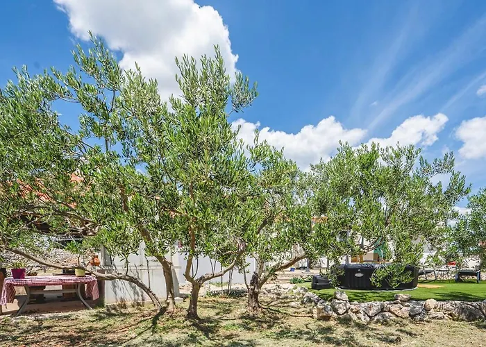 Our Little House In Nature, 시베니크