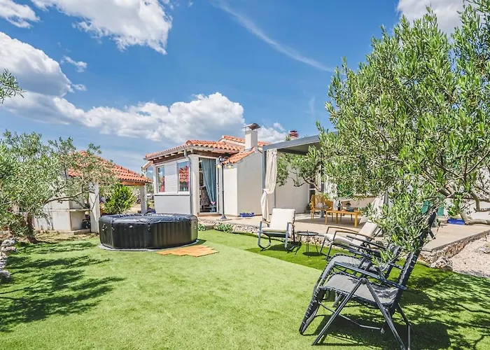 Our Little House In Nature, 시베니크